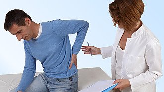 En el tratamiento de las hernias discales se utilizan principalmente métodos conservadores.